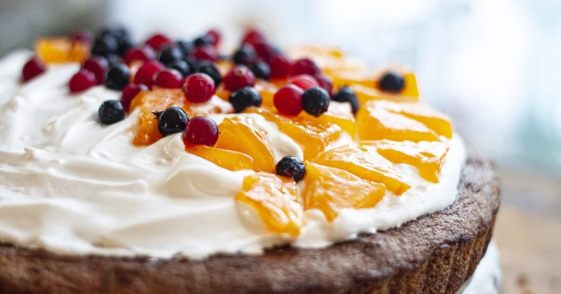 Mes trois recettes de base : crème montée, fruits congelés, biscuits