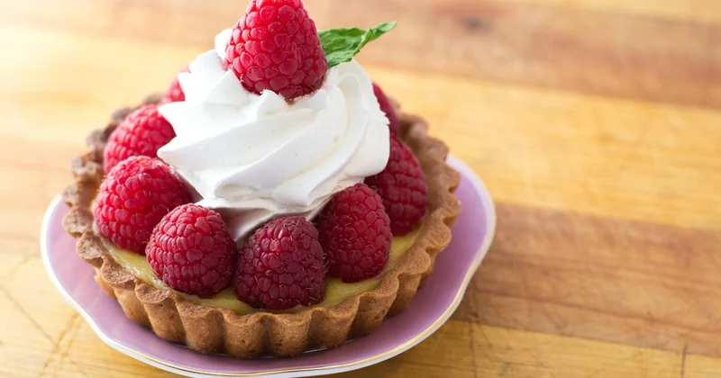 Comment faire une tarte aux fruits sans crème pâtissière (et sans regret)
